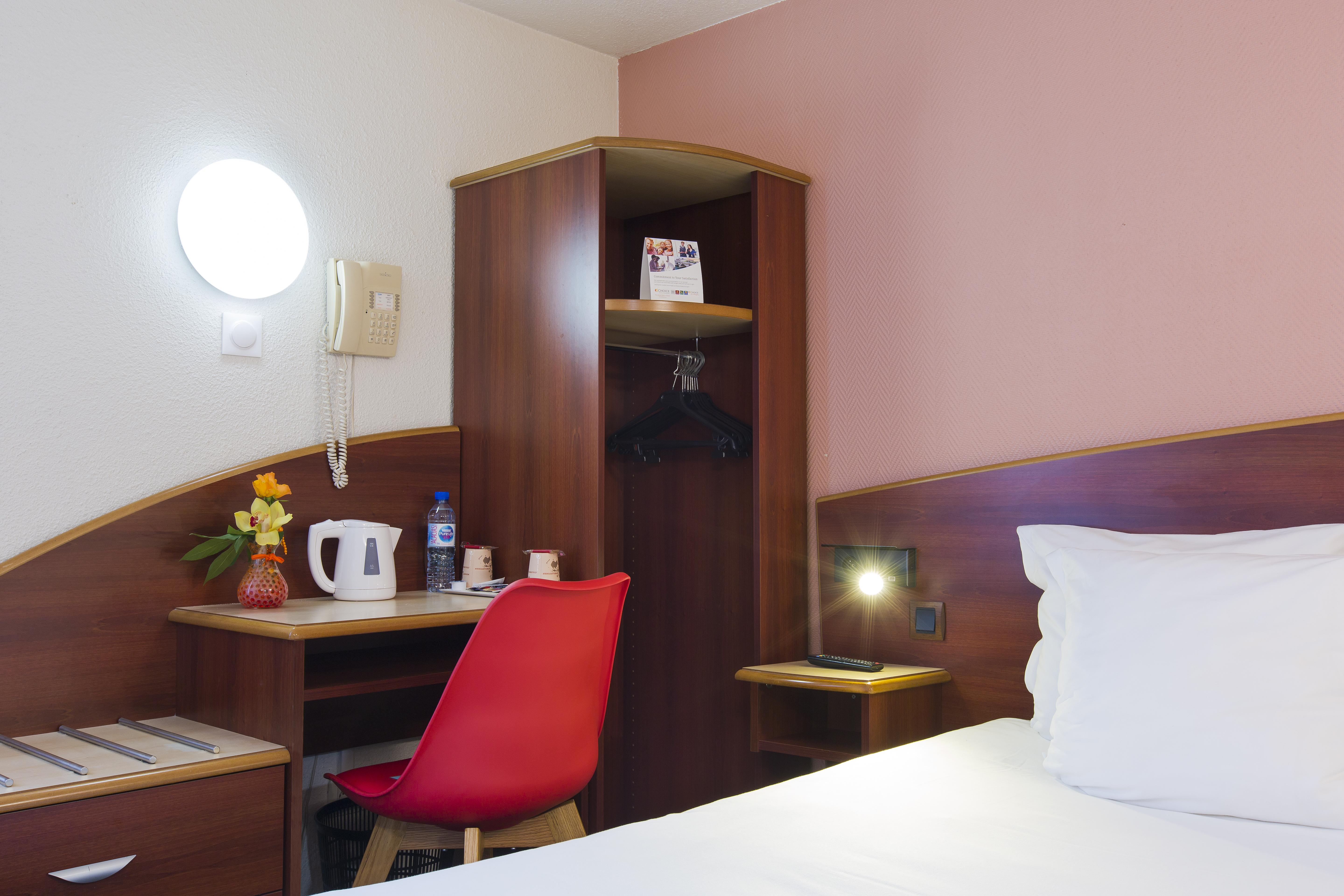 Comfort Hotel Étampes Exteriér fotografie